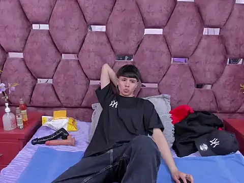 Bruno Cruzz online show from 5, 12, 2025