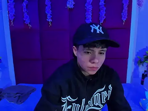 Snapshot of Bruno_Cruzz chatting on 3, 10, 2025 Bruno Cruzz online show from 3, 10, 2025