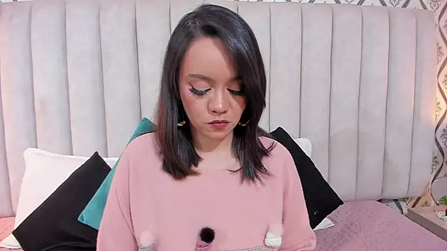 Sky Junne online show from 8, 9, 2025