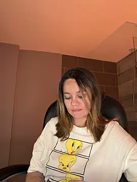 Sky Junne online show from 9, 3, 2026