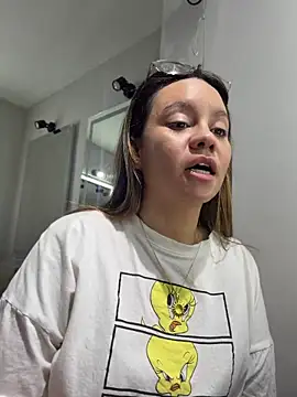 Sky Junne online show from 13, 4, 2026