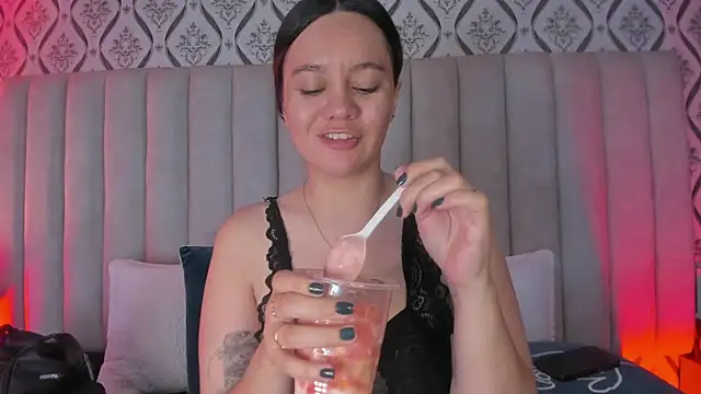 Sky Junne online show from 10, 4, 2026