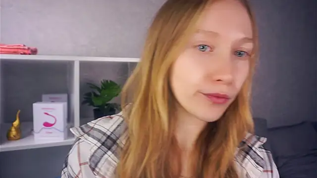 Snapshot of EarnestineGyllenband chatting on 18, 11, 2025 EarnestineGyllenband online show from 18, 11, 2025