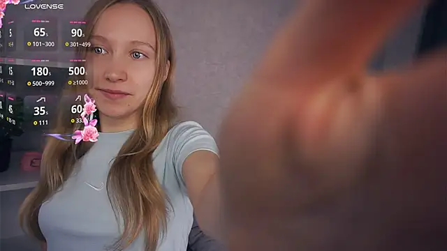 Snapshot of EarnestineGyllenband chatting on 10, 11, 2025 EarnestineGyllenband online show from 10, 11, 2025