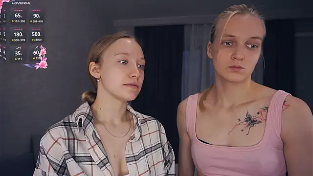 Snapshot of EarnestineGyllenband chatting on 22, 10, 2025 EarnestineGyllenband online show from 22, 10, 2025