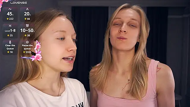 Snapshot of EarnestineGyllenband chatting on 13, 10, 2025 EarnestineGyllenband online show from 13, 10, 2025