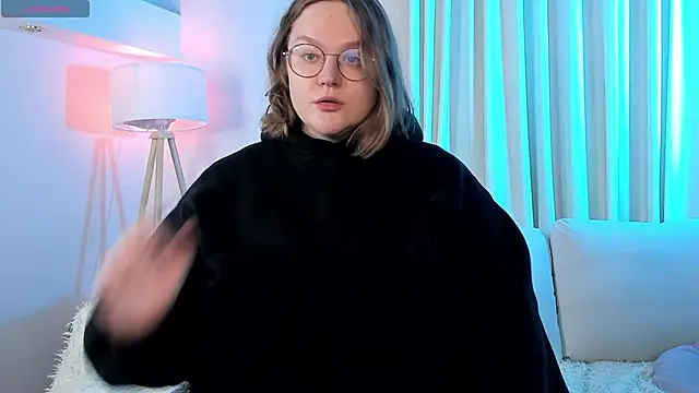 Snapshot of Alissa_S chatting on 11, 11, 2025 Alissa S online show from 11, 11, 2025