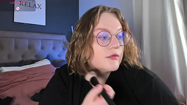 Snapshot of Alissa_S chatting on 8, 10, 2025 Alissa S online show from 8, 10, 2025