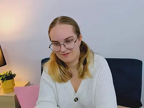 AliceCrazy69 online show from 7, 11, 2025