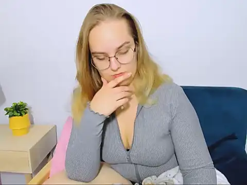 AliceCrazy69 online show from 6, 11, 2025