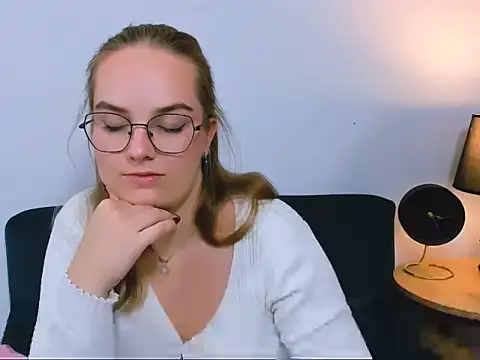 AliceCrazy69 online show from 18, 11, 2025