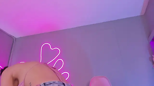 Snapshot of SammyRose_ chatting on 21, 5, 2026 SammyRose online show from 21, 5, 2026