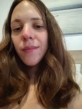 Snapshot of lauflor chatting on 3, 6, 2026 lauflor online show from 3, 6, 2026