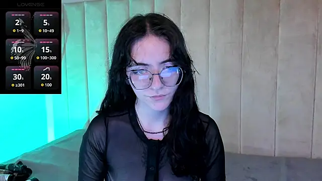 Snapshot of AfroditaLeclair chatting on 4, 10, 2025 AfroditaLeclair online show from 4, 10, 2025