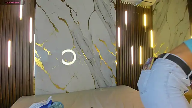 VictoriaDuart online show from 8, 11, 2025