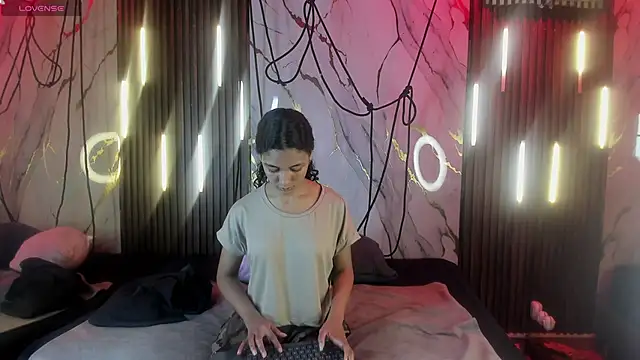 VictoriaDuart online show from 1, 11, 2025