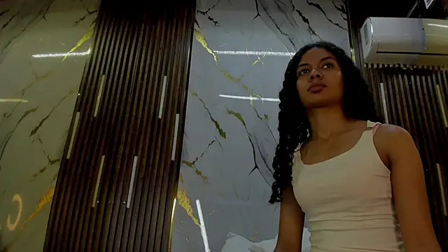 VictoriaDuart online show from 5, 12, 2025