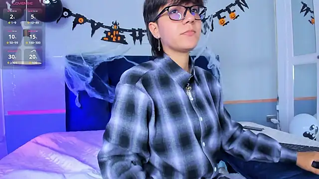 Tsuki Maru online show from 17, 10, 2025