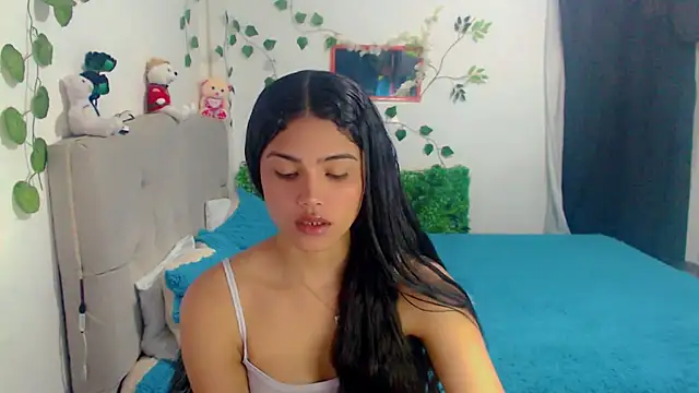 Chiara latina online show from 6, 10, 2025