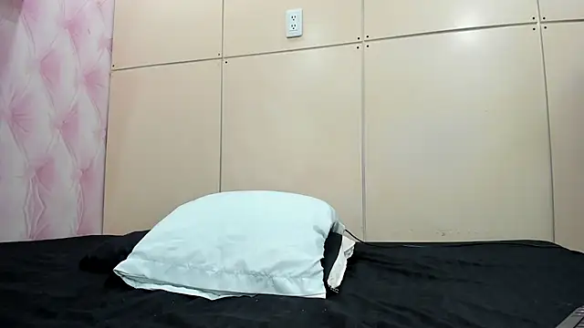 Jessybrownn online show from 19, 9, 2025