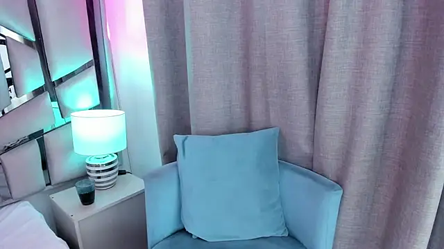 Snapshot of _valeria_saenz_ chatting on 9, 7, 2026 valeria saenz online show from 9, 7, 2026