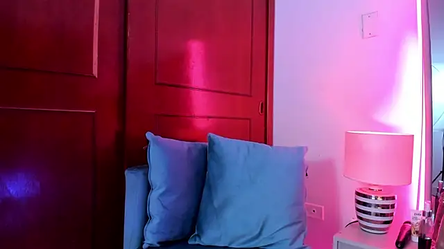  valeria saenz  online show from 16, 11, 2025