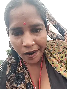 Snapshot of Hot_Seema83 chatting on 28, 10, 2025 Hot Seema83 online show from 28, 10, 2025