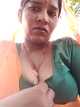 Snapshot of Hot_Seema83 chatting on 14, 10, 2025 Hot Seema83 online show from 14, 10, 2025