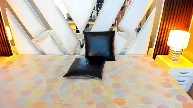 Amy Hottiee online show from 12, 11, 2025