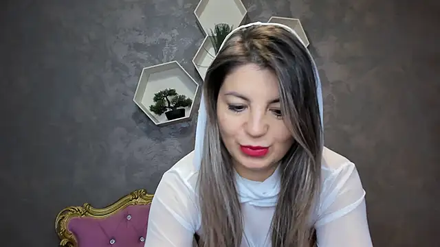 LovellyKarla online show from 18, 9, 2025