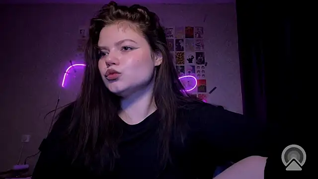 Snapshot of GoddessDarina chatting on 9, 9, 2025 GoddessDarina online show from 9, 9, 2025