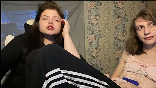 Snapshot of GoddessDarina chatting on 19, 9, 2025 GoddessDarina online show from 19, 9, 2025