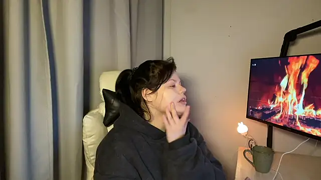 Snapshot of GoddessDarina chatting on 26, 10, 2025 GoddessDarina online show from 26, 10, 2025