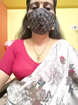 Snapshot of mallu-reshma chatting on 4, 11, 2025 mallu-reshma online show from 4, 11, 2025