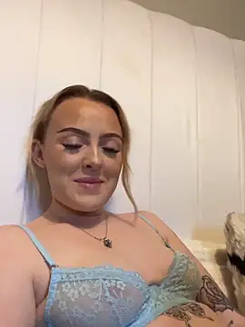 RedHeadRoxyUK online show from 11, 11, 2025