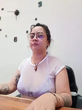 LylaVixxen online show from 23, 4, 2026