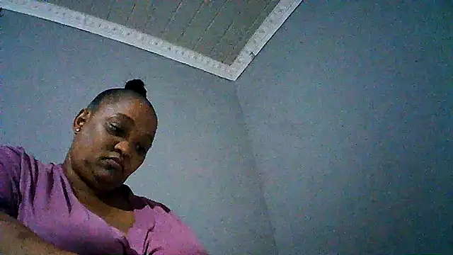 Yellobonepussy online show from 26, 9, 2025