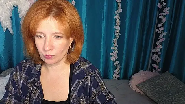 Snapshot of Elannaria chatting on 12, 10, 2025 Elannaria online show from 12, 10, 2025