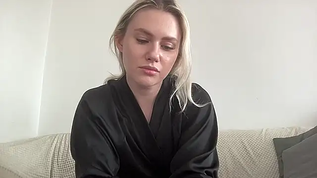 ElaraLuxxxe online show from 14, 10, 2025