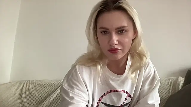 ElaraLuxxxe online show from 21, 10, 2025