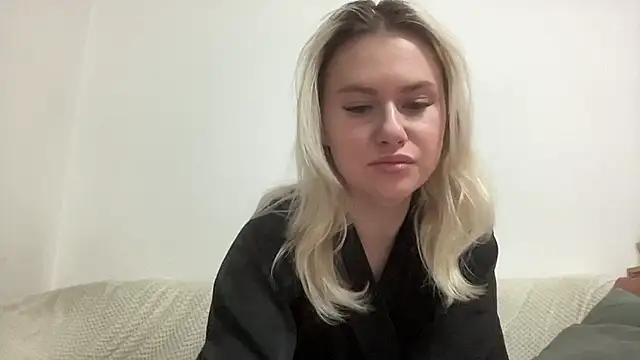 ElaraLuxxxe online show from 14, 11, 2025