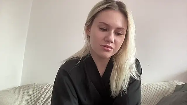 ElaraLuxxxe online show from 19, 11, 2025