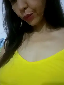 Snapshot of zaira_spice chatting on 4, 5, 2026 zaira spice online show from 4, 5, 2026