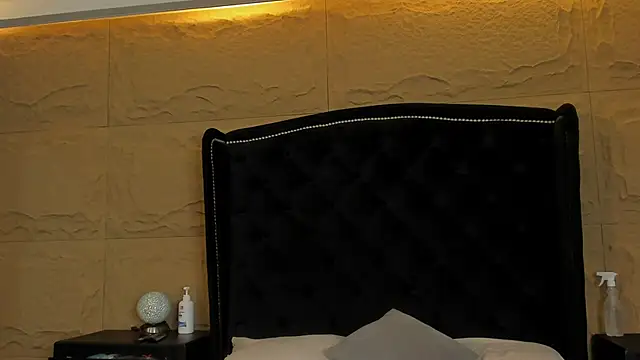 SophiaDior  online show from 15, 9, 2025