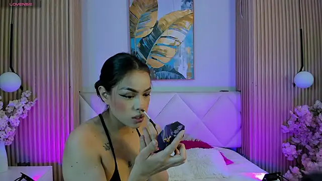 Mila Hank  online show from 13, 4, 2026