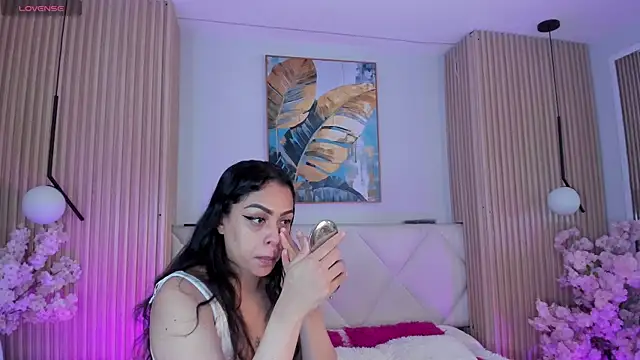 Mila Hank  online show from 18, 4, 2026