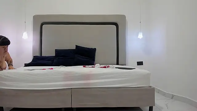 PamelaBonnet mml online show from 15, 4, 2026