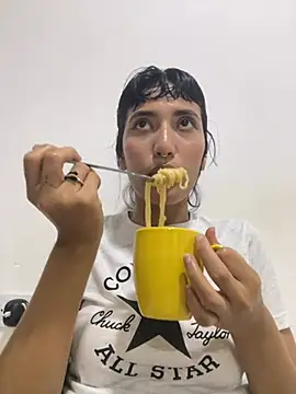 Amberdecolombia online show from 23, 2, 2026