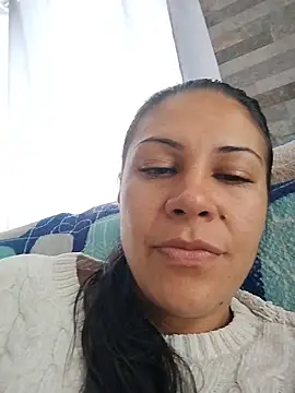 KittyHoleshot87 online show from 17, 4, 2026