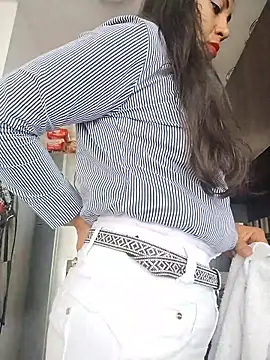 KittyHoleshot87 online show from 24, 4, 2026